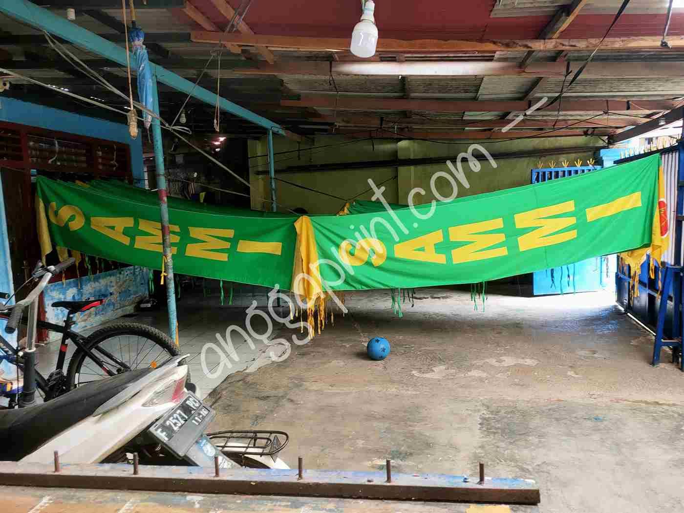 Jasa Sablon Umbul-Umbul Custom: Warna Tajam, Tahan Cuaca, Harga Grosir