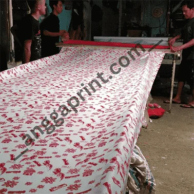 Sablon Batik Custom: Motif Eksklusif, Warna Presisi (3)