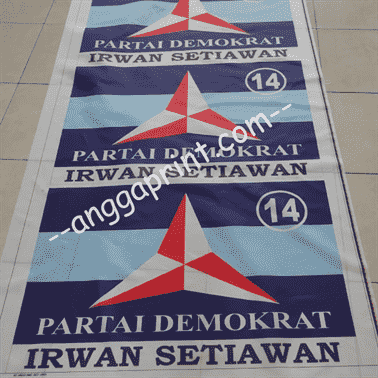 Cetak Bendera Partai Custom: Tahan Cuaca, Warna Presisi