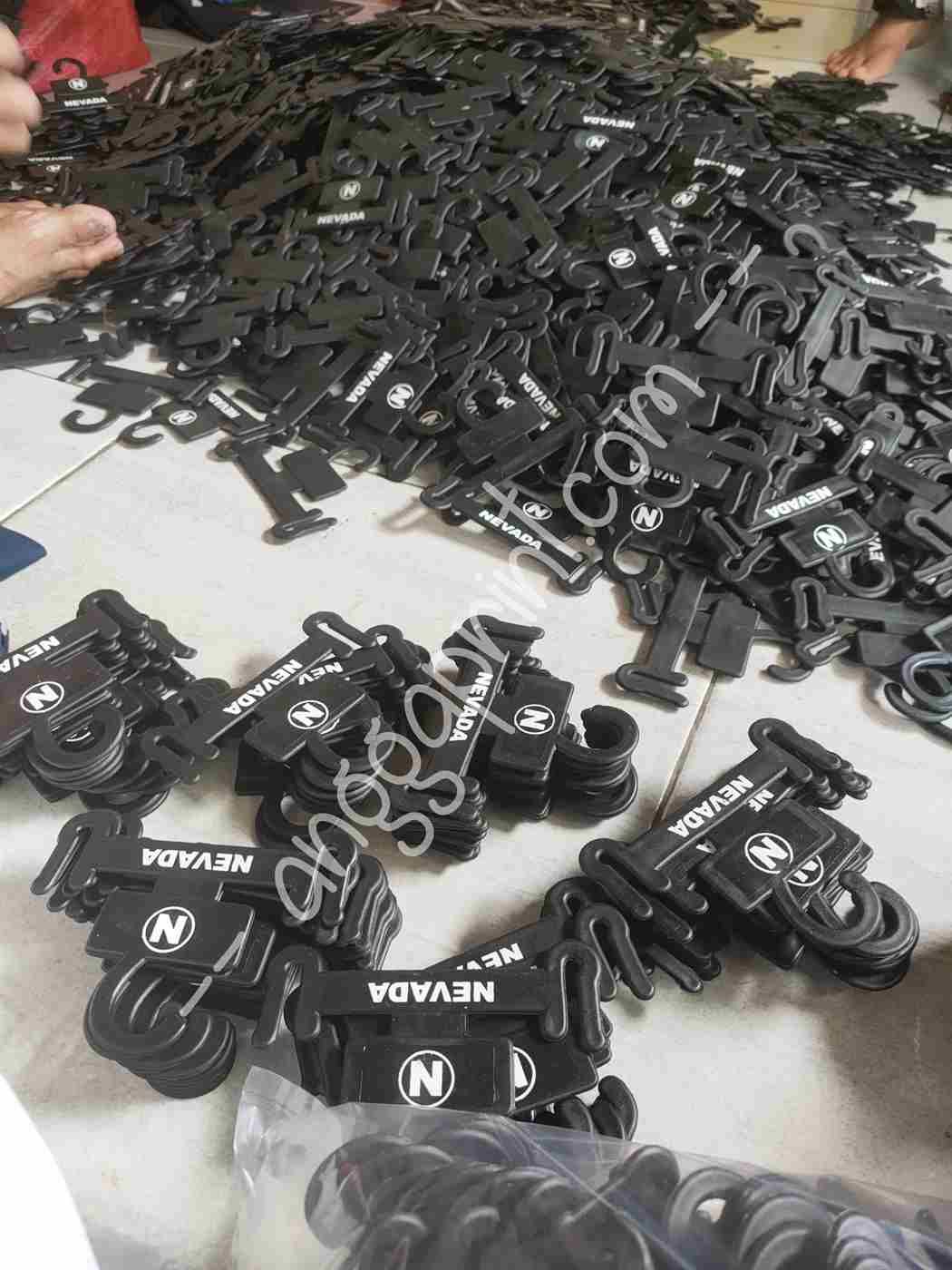 Custom Sandal Hangtag Printing Service for Branded Retail Display Tags