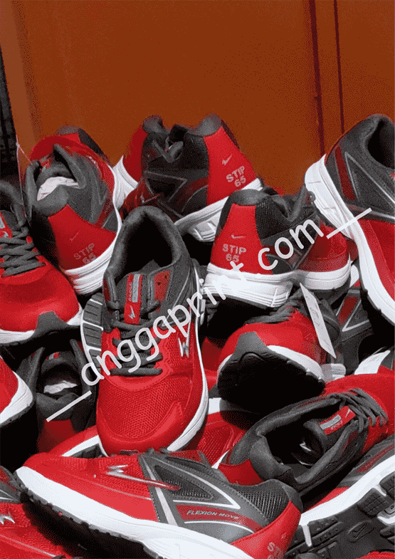Sablon Sepatu Custom untuk Desain Personal, Wedding, & Merchandise Eksklusif (4)