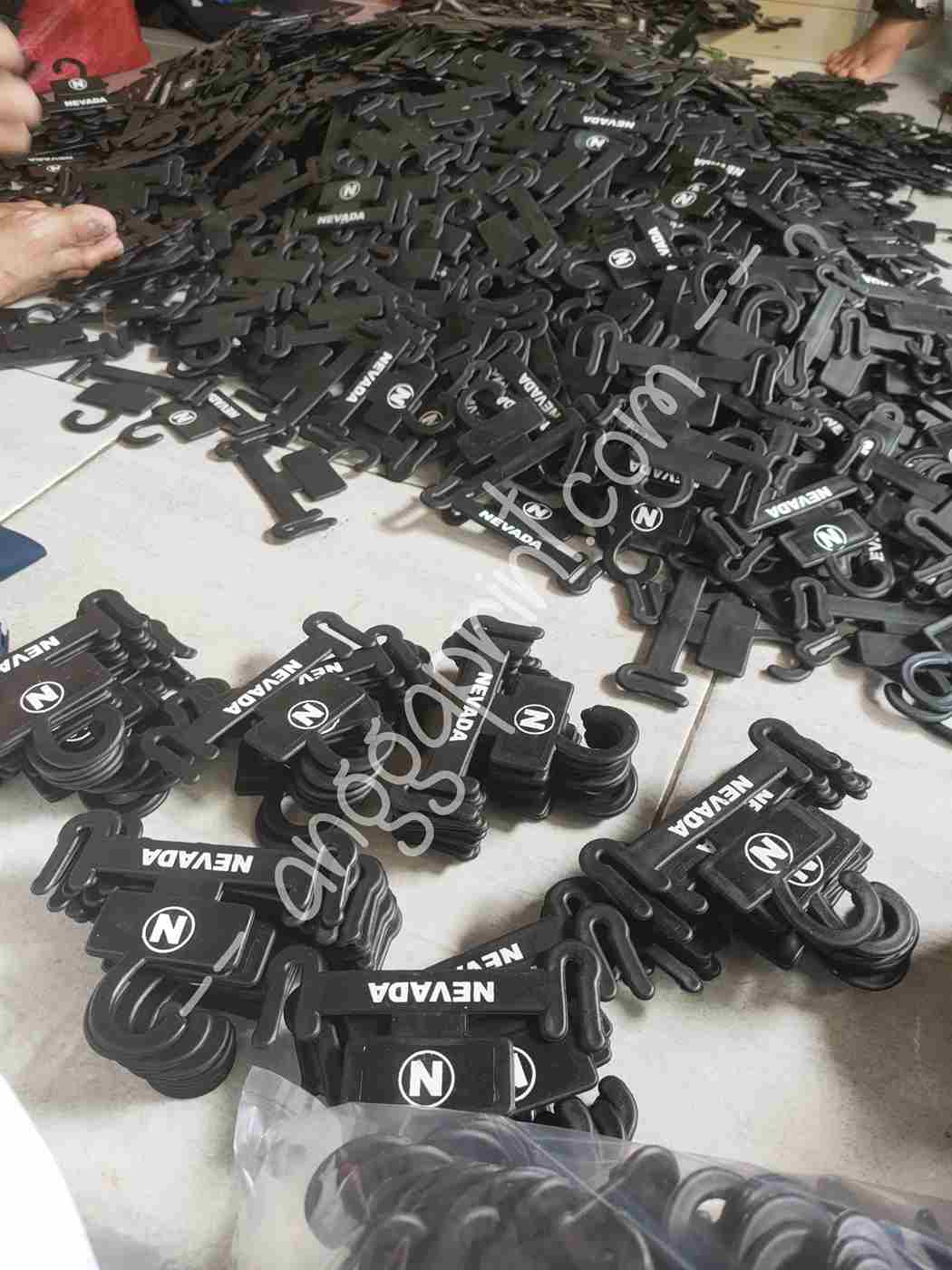 Sablon Hanger Sandal Jadikan Koleksi Sendalmu Lebih Rapi Dan Menarik Dengan Hanger Sendal Sablon Kami! Personalisasi Hanger Sendalmu Dengan Sablon Dari Kami. Kami Menerima Jasa Sablon Hanger Sendal Ter...